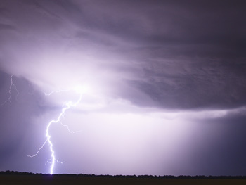 Wichita, KS lightning photo by Robin Lorenson